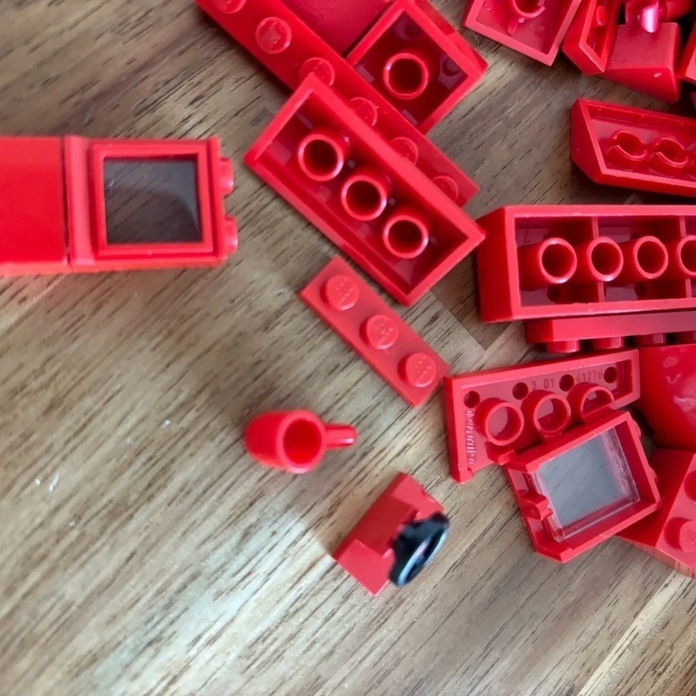 LEGO LOT‎ over 150 Red Lego pieces bricks. Vintage + recent pieces